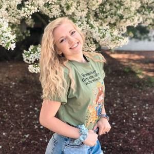 Meet your Posher, Amelia